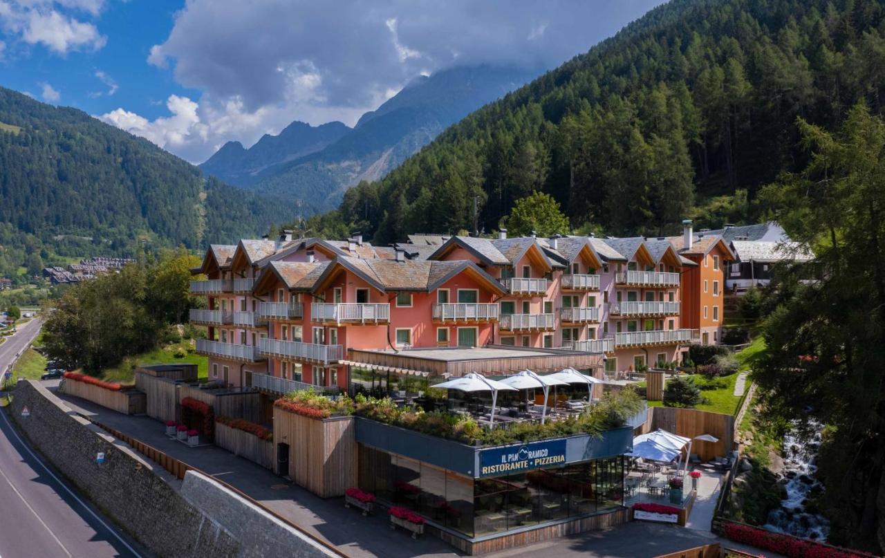 Residence Adamello Resort Ponte Di Legno Buitenkant foto