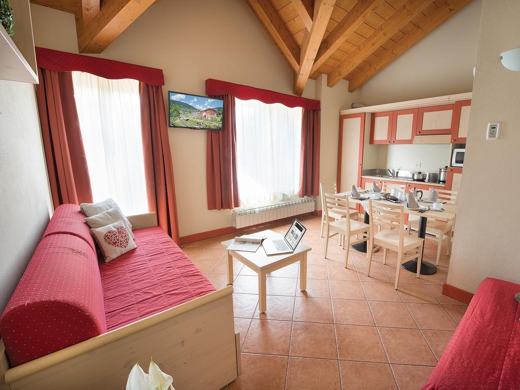 Residence Adamello Resort Ponte Di Legno Kamer foto
