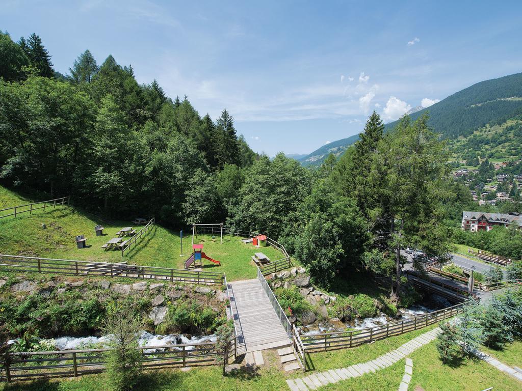 Residence Adamello Resort Ponte Di Legno Buitenkant foto