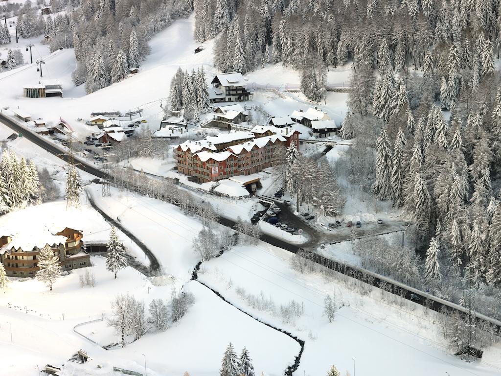 Residence Adamello Resort Ponte Di Legno Buitenkant foto