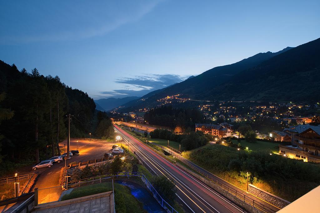 Residence Adamello Resort Ponte Di Legno Buitenkant foto